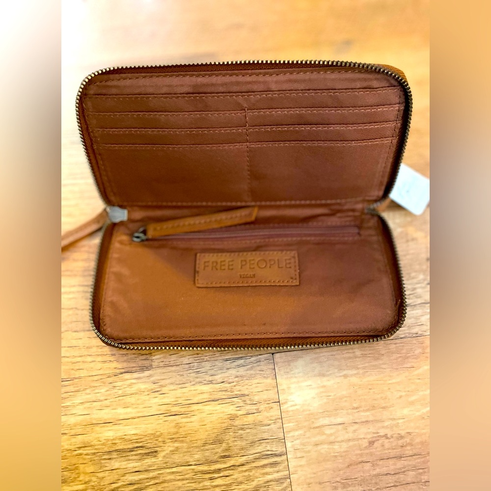 Free People wallet with tags